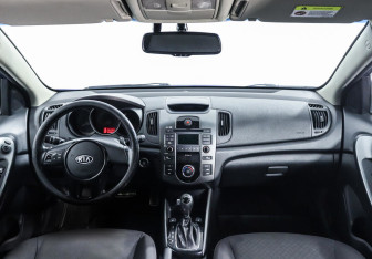 Подержанный автомобиль Kia Cerato Sedan 2012 года (8 фото)