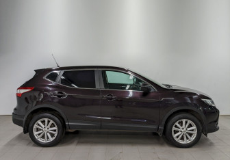 Подержанный автомобиль Nissan Qashqai 2014 года (4 фото)
