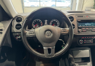 Подержанный автомобиль Volkswagen Tiguan 2011 года (14 фото)