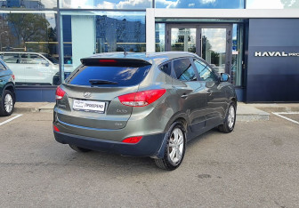 Подержанный автомобиль Hyundai ix35 2010 года (5 фото)