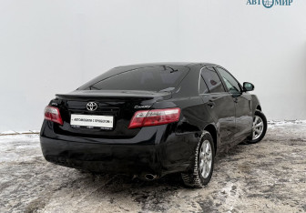 Подержанный автомобиль Toyota Camry Sedan 2011 года (5 фото)