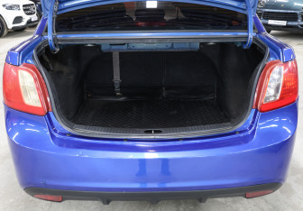 Подержанный автомобиль Kia Rio Sedan 2010 года (10 фото)