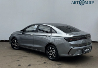 Подержанный автомобиль BAIC U5 Plus 2023 года (7 фото)