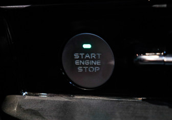 Подержанный автомобиль Changan UNI-S 2024 года (21 фото)