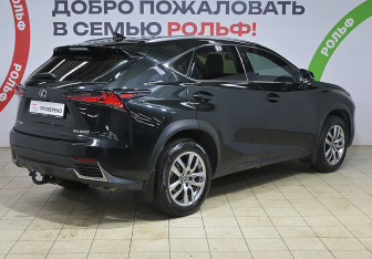 Подержанный автомобиль Lexus NX 2019 года (4 фото)