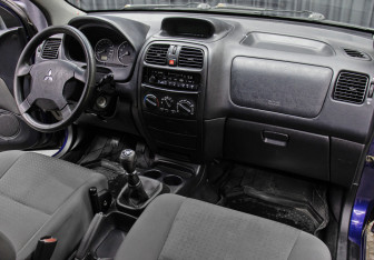 Подержанный автомобиль Mitsubishi Space Star Compactvan 2004 года (11 фото)