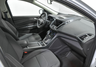 Подержанный автомобиль Ford Kuga 2019 года (5 фото)