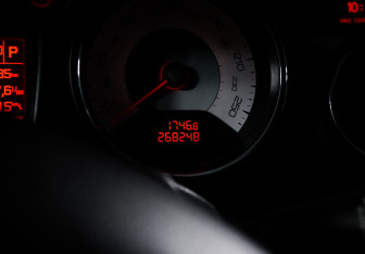 Подержанный автомобиль Peugeot 308 Hatchback 2011 года (11 фото)