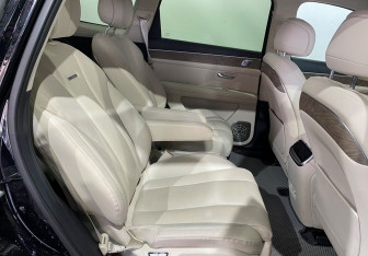 Подержанный автомобиль AITO M7 2023 года (23 фото)