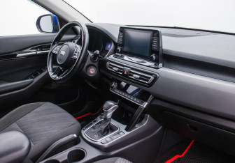 Подержанный автомобиль Kia Seltos 2021 года (10 фото)