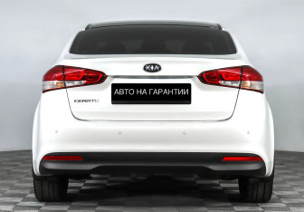 Подержанный автомобиль Kia Cerato Sedan 2016 года (4 фото)