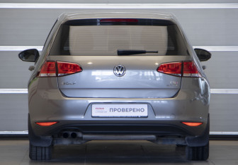 Подержанный автомобиль Volkswagen Golf Hatchback 2013 года (5 фото)