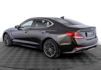 Подержанный автомобиль Genesis G70 2019 года (7 фото)