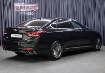 Подержанный автомобиль Genesis G80 2019 года (5 фото)