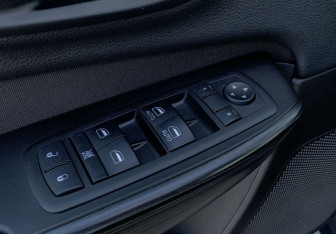 Подержанный автомобиль Jeep Cherokee 2014 года (18 фото)