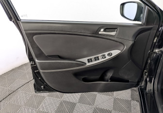 Подержанный автомобиль Hyundai Solaris Sedan 2016 года (19 фото)