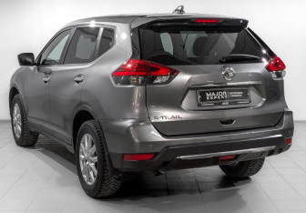 Подержанный автомобиль Nissan X-Trail 2019 года (7 фото)