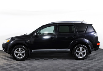 Подержанный автомобиль Mitsubishi Outlander 2007 года (8 фото)