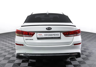 Подержанный автомобиль Kia Optima Sedan 2019 года (6 фото)