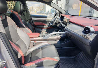 Подержанный автомобиль Geely Coolray 2022 года (9 фото)