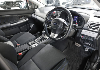 Подержанный автомобиль Subaru Levorg 2015 года (11 фото)