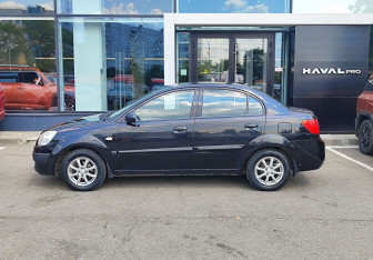 Подержанный автомобиль Kia Rio Sedan 2011 года (8 фото)