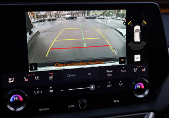 Подержанный автомобиль Lexus RX 2023 года (21 фото)