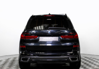 Подержанный автомобиль BMW X7 2020 года (6 фото)
