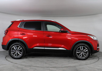 Подержанный автомобиль Chery Tiggo 4 2022 года (4 фото)