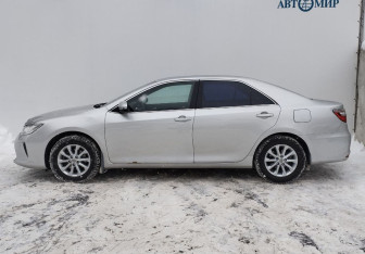 Подержанный автомобиль Toyota Camry Sedan 2014 года (5 фото)