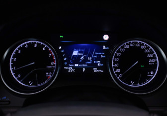 Подержанный автомобиль Toyota Camry Sedan 2018 года (12 фото)