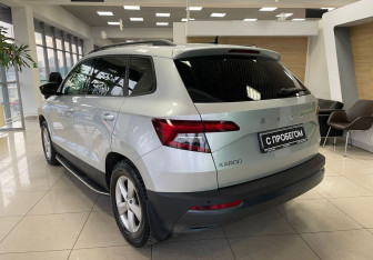 Подержанный автомобиль Skoda Karoq 2021 года (7 фото)