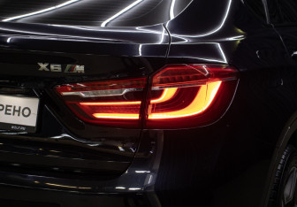 Подержанный автомобиль BMW X6 2017 года (26 фото)