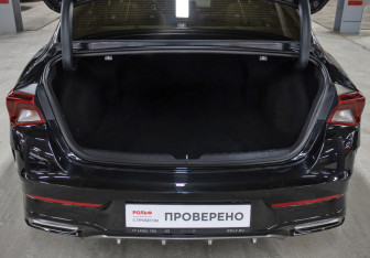 Подержанный автомобиль Kia K5 2020 года (10 фото)