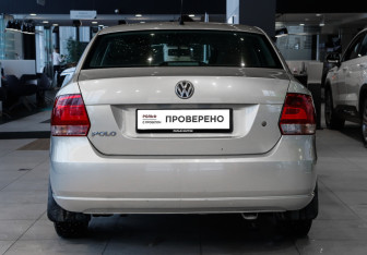 Подержанный автомобиль Volkswagen Polo Sedan 2013 года (5 фото)