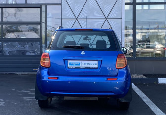 Подержанный автомобиль Suzuki SX4 Hatchback 2009 года (6 фото)
