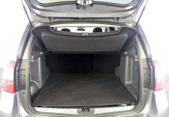 Подержанный автомобиль Nissan Terrano 2017 года (9 фото)