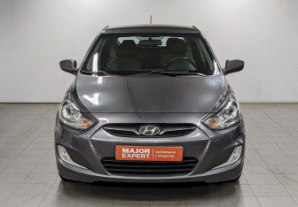 Подержанный автомобиль Hyundai Solaris Hatchback 2012 года (2 фото)
