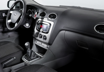 Подержанный автомобиль Ford Focus Hatchback 2010 года (9 фото)