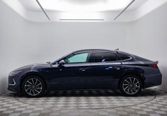Подержанный автомобиль Hyundai Sonata 2020 года (8 фото)
