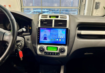 Подержанный автомобиль Kia Sportage 2008 года (15 фото)