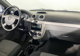 Подержанный автомобиль Chevrolet Lacetti Wagon 2009 года (9 фото)