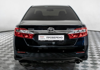 Подержанный автомобиль Toyota Camry Sedan 2012 года (6 фото)