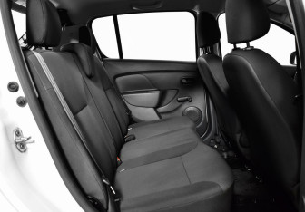 Подержанный автомобиль Renault Sandero 2017 года (9 фото)