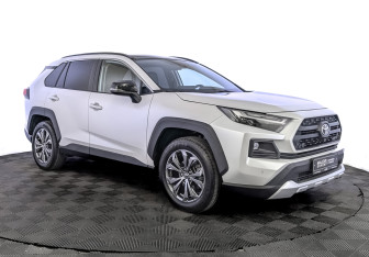 Подержанный автомобиль Toyota RAV4 2024 года (3 фото)