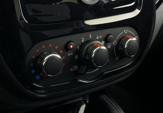 Подержанный автомобиль Renault Kaptur 2021 года (25 фото)