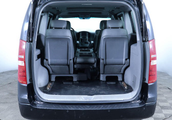 Подержанный автомобиль Hyundai Grand Starex 2016 года (17 фото)