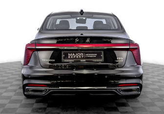 Подержанный автомобиль Hongqi H5 2024 года (6 фото)