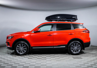 Подержанный автомобиль Geely Atlas Pro 2022 года (8 фото)