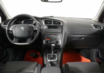 Подержанный автомобиль Citroen C4 Hatchback 2014 года (10 фото)
